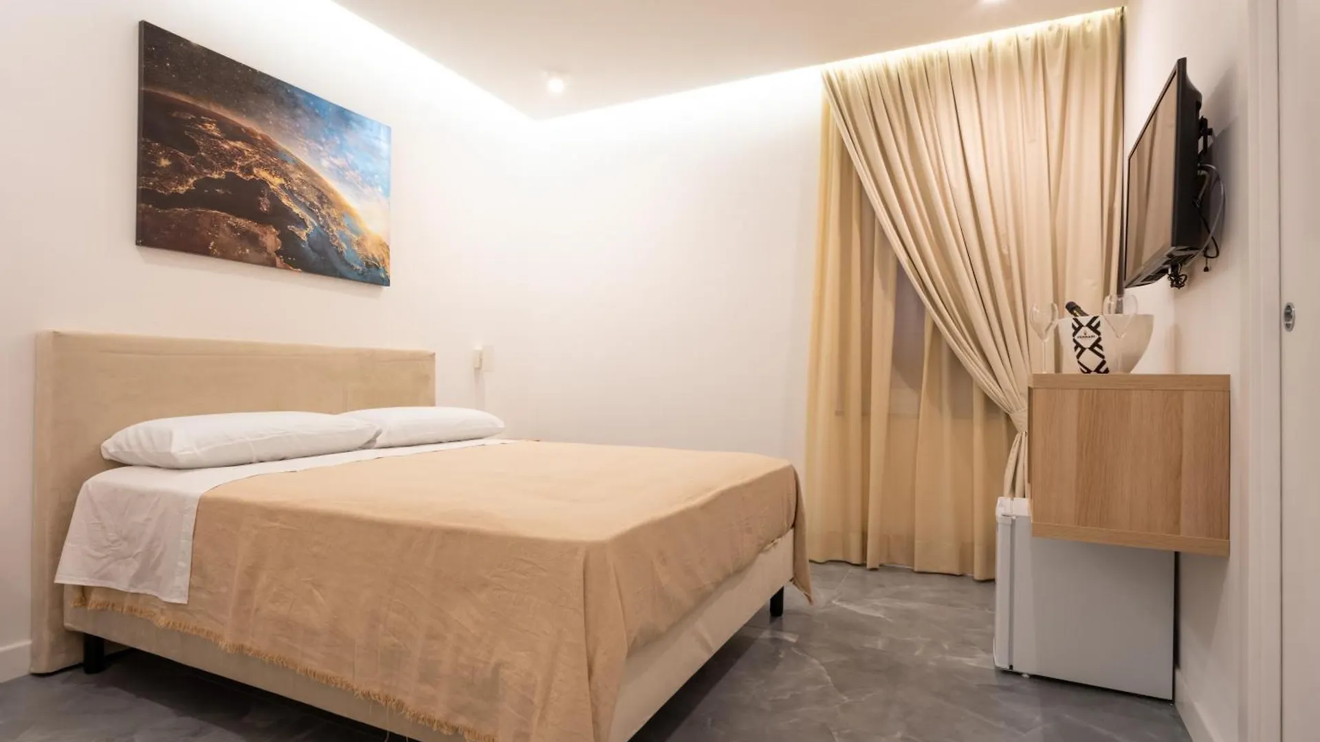 Guest house La Maison Di Tina Naples Italy