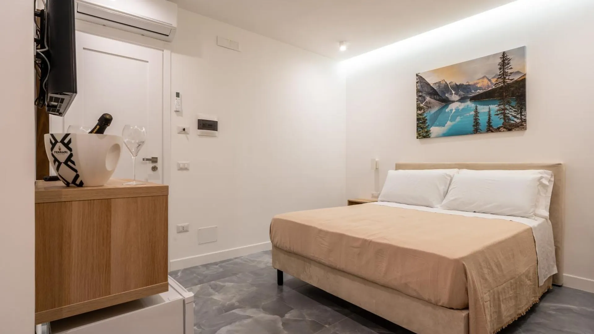 La Maison Di Tina Naples Guest house