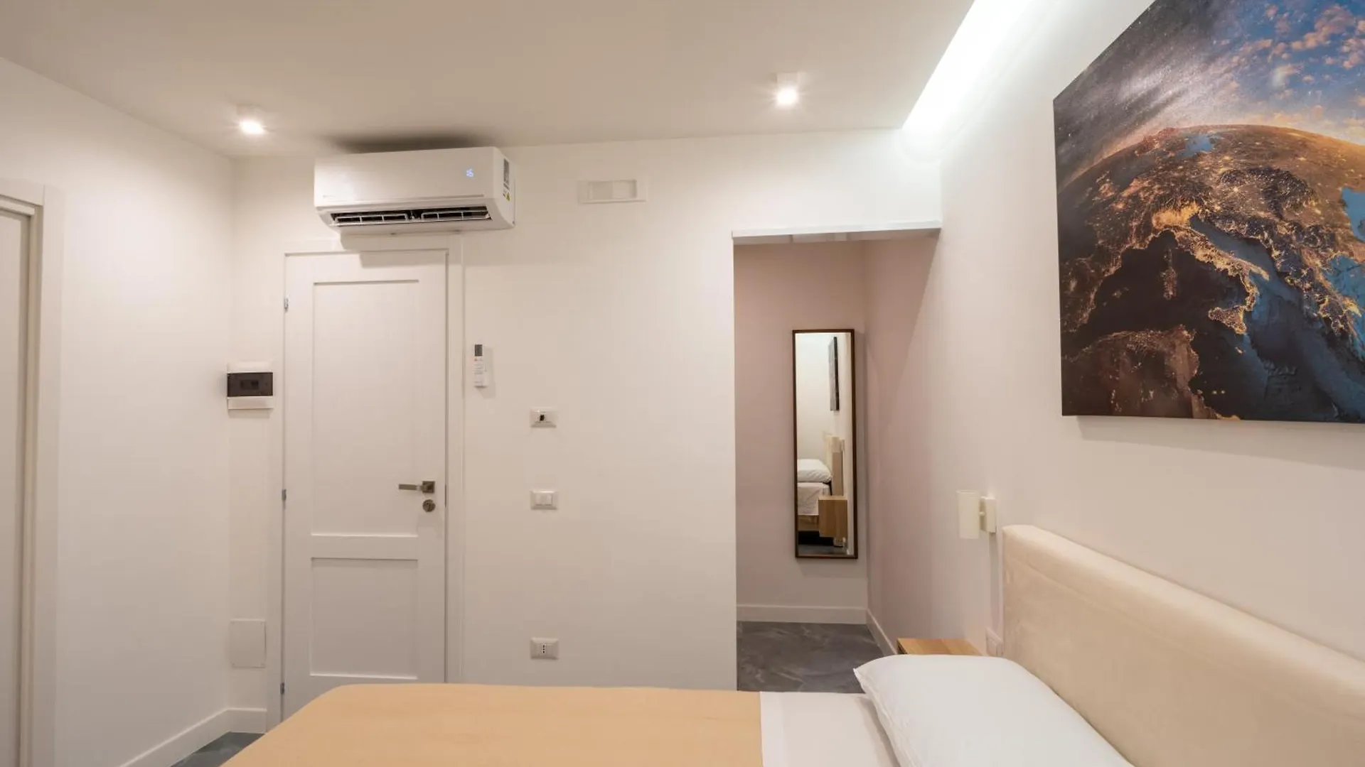 Guest house La Maison Di Tina Naples Italy